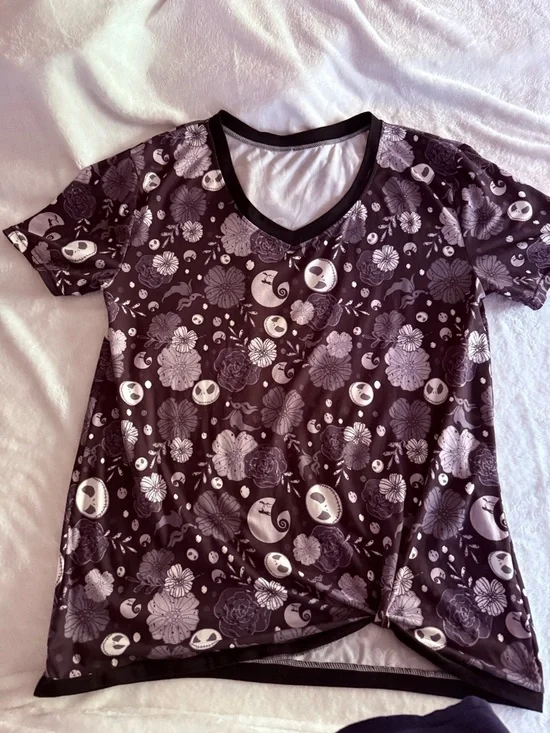 Nightmare Before Christmas Boutique Jack NBC V-neck XL runs big see measurement - Picture 5 of 5